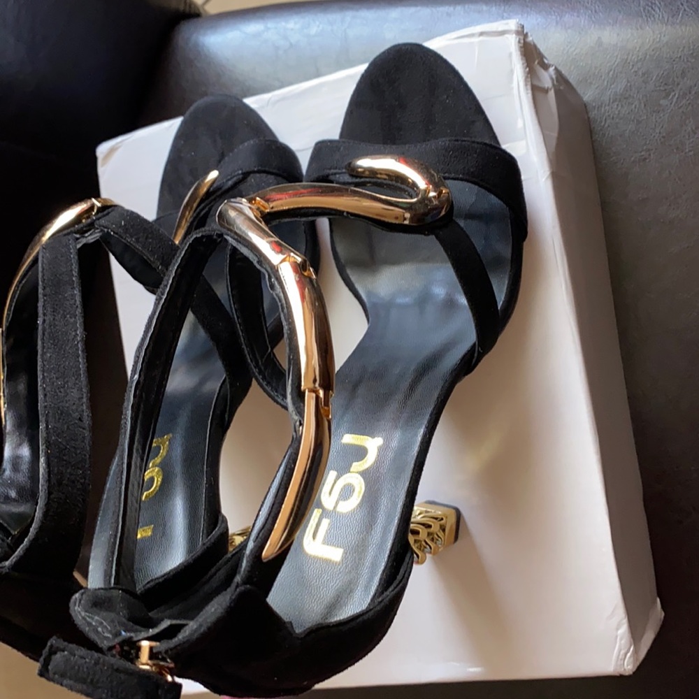 Sandal